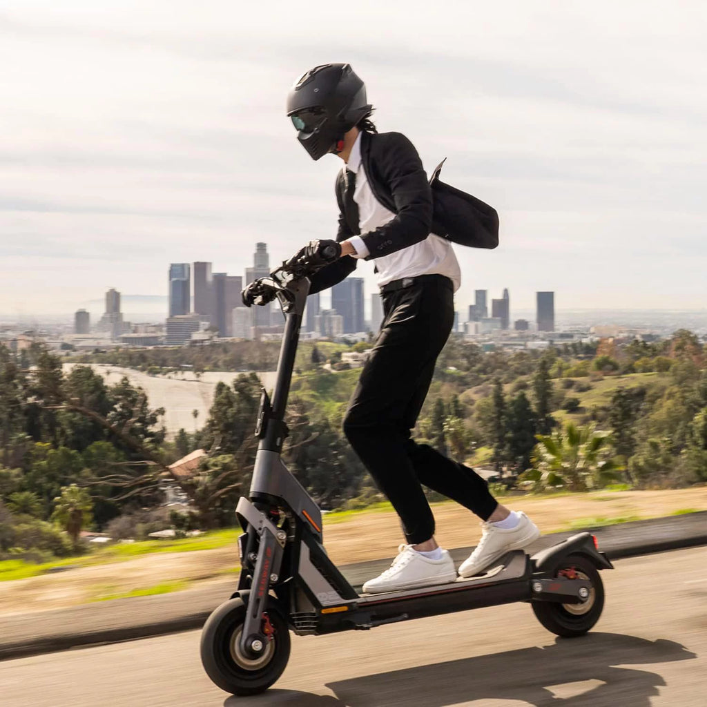 3000W Motor 43.5 Miles Long Range Dual Suspension 11" Tires Foldable Scooter Y324