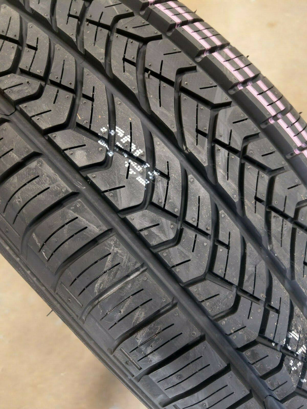 225/65R17 102T Tire Q6112