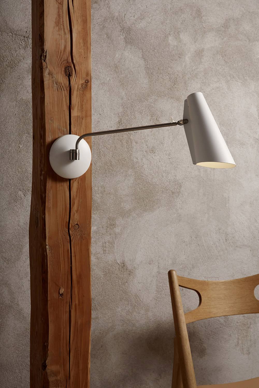 White/Chrome Wall Lamp B64584