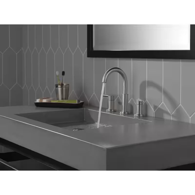 2-Handle Widespread Bathroom Faucet in Stainless I783