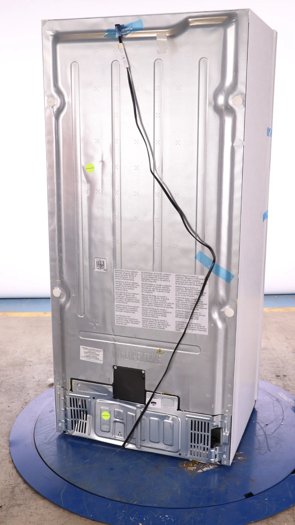 White 20 Cu Ft Single-Door Refrigerator M35900