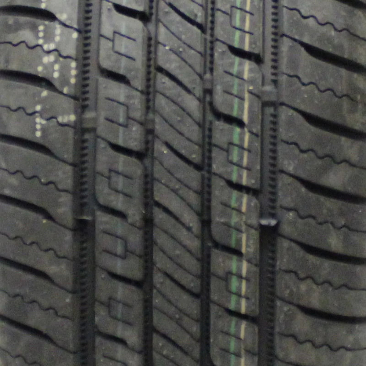 All Season 225/55R18 102V XL SUV/Crossover Tire F763