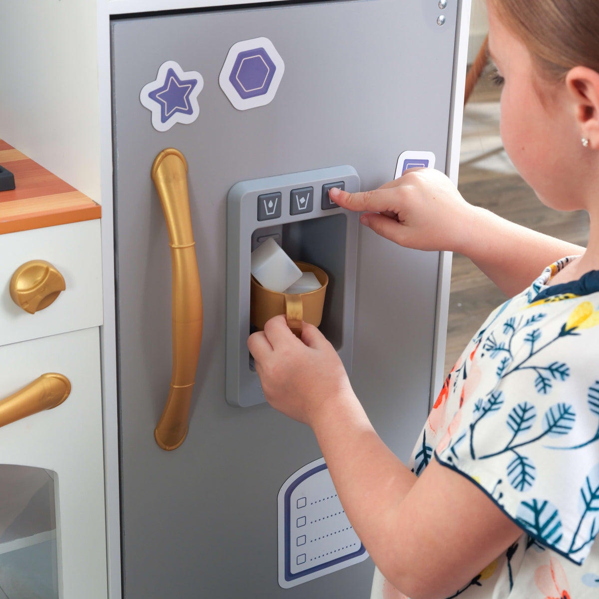 Magnetic Play Kitchen with Sink, Ice Maker & 9 Accessories E600486