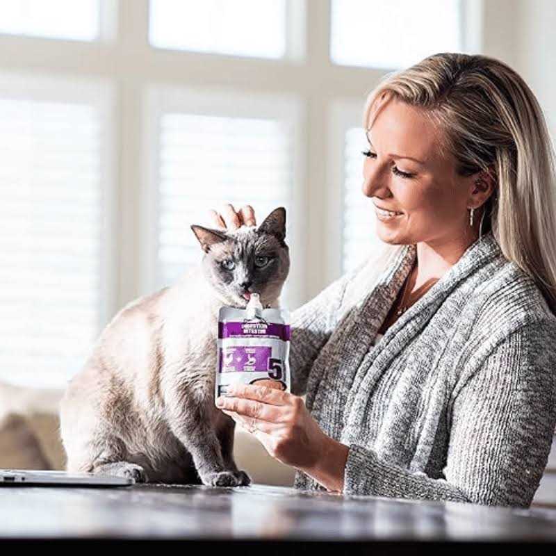 Squeezable Cat Food B62069