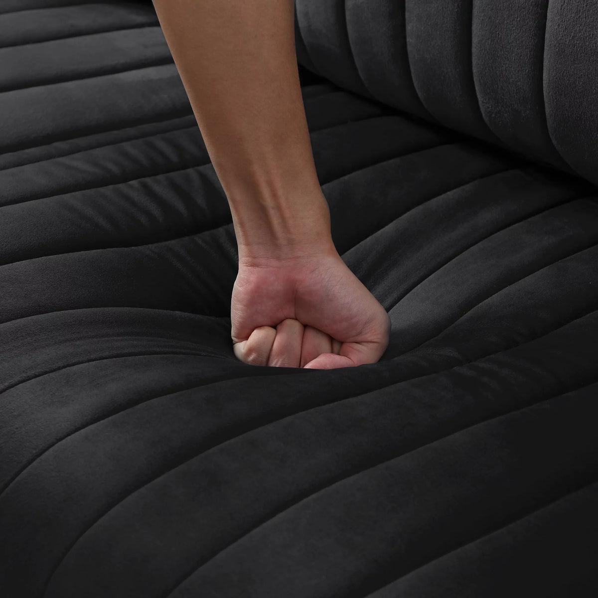 Black Velvet Loveseat R14771