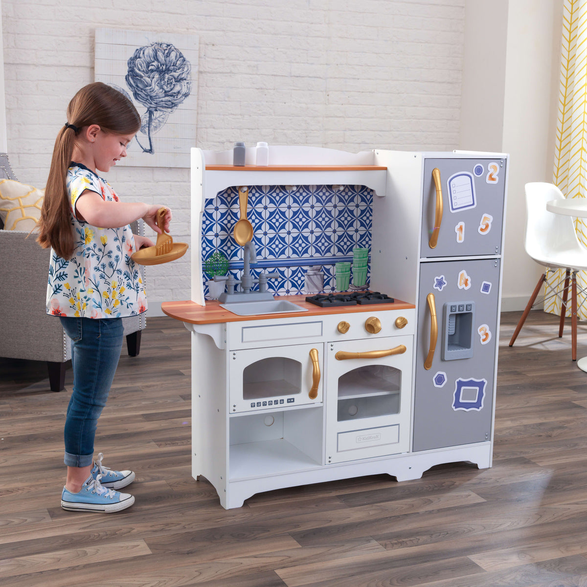 Magnetic Play Kitchen with Sink, Ice Maker & 9 Accessories E600486