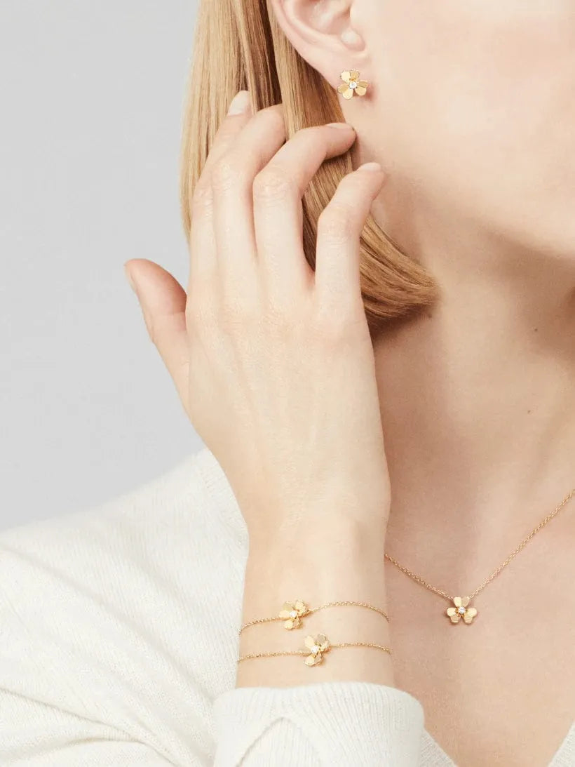Pendant Necklace V431800