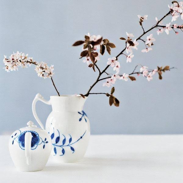 Blue Fluted Mega Teapot R398
