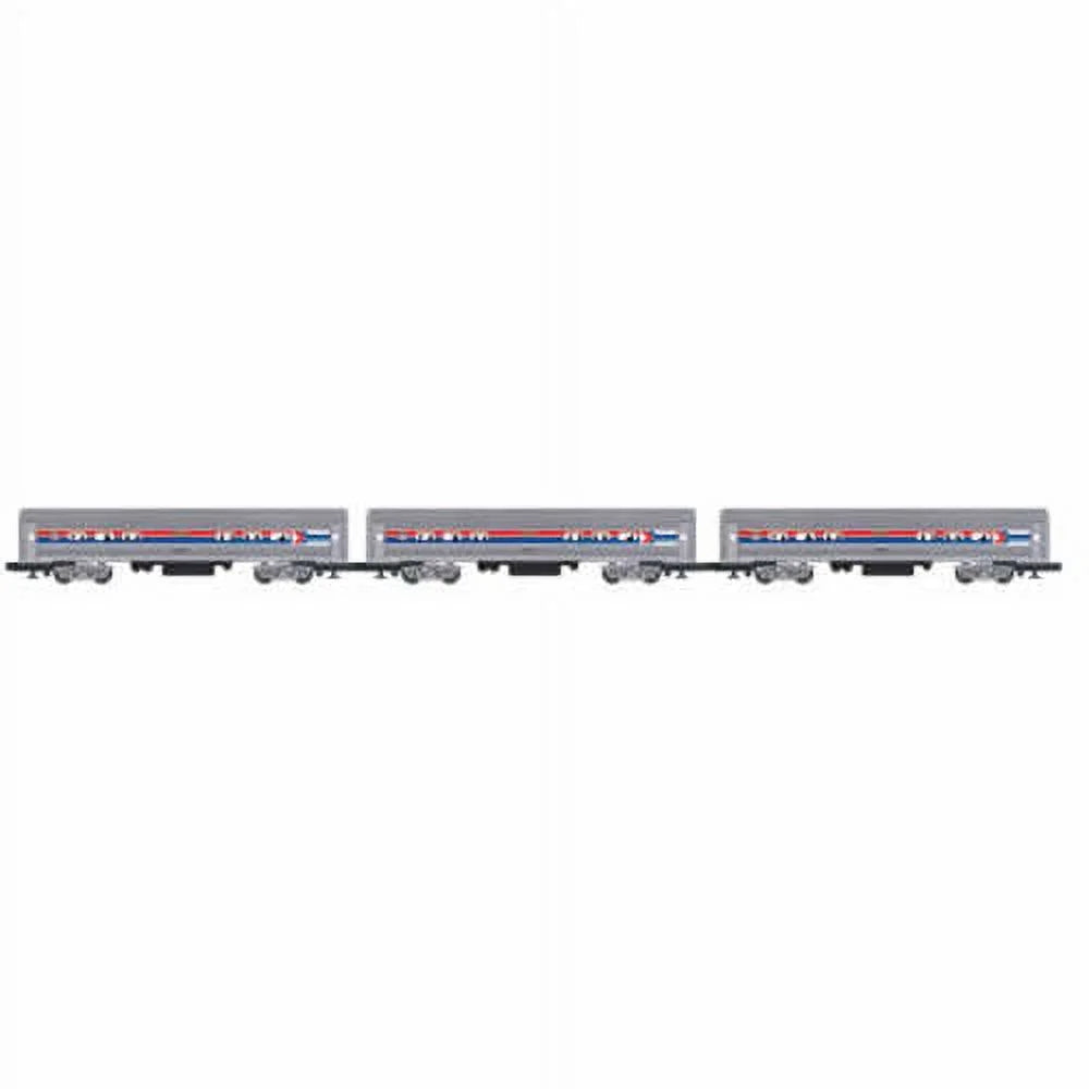 O Scale Model Train Set With Engine And Three 60ft Coaches D6748